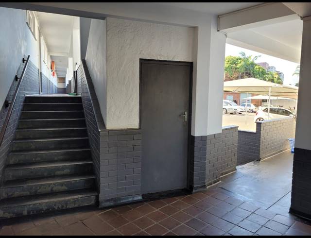 1.5 BEDROOM FLAT RENTED IN MORNINGSIDE